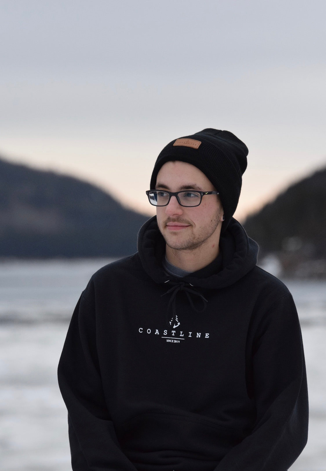 Classic unisex hoodie - Black